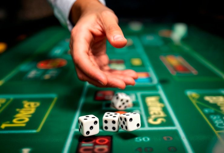 Bingo card interface with number grid and draw progress on gerbangtogel
